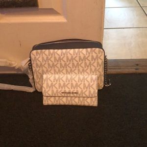 Michael Kors jet set Crossbody and wallet